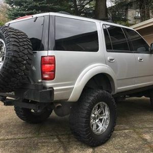 A Lifted 2018 Ford Expedition - Blue Oval Trucks