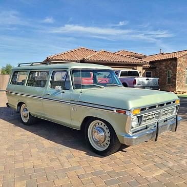 Ford B-100 / B-150 / Carryall - Blue Oval Trucks